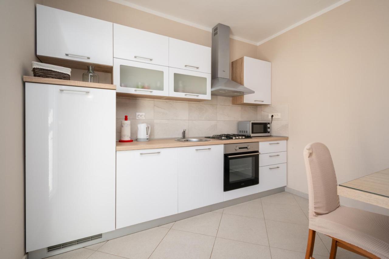 Apartments With A Parking Space Povljana, Pag - 6298 Buitenkant foto